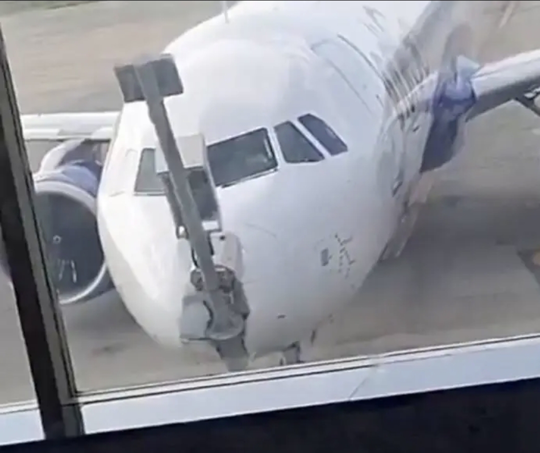 IndiGo Flight Hits Pillar at Srinagar Airport During Parking, All Passengers Safe