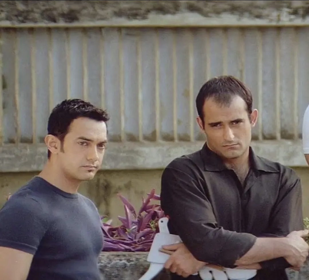 Aamir Khan Was Slapped 17 Times by Akshaye Khanna for ‘Dil Chahta Hai’ Scene, Farhan Akhtar Reveals