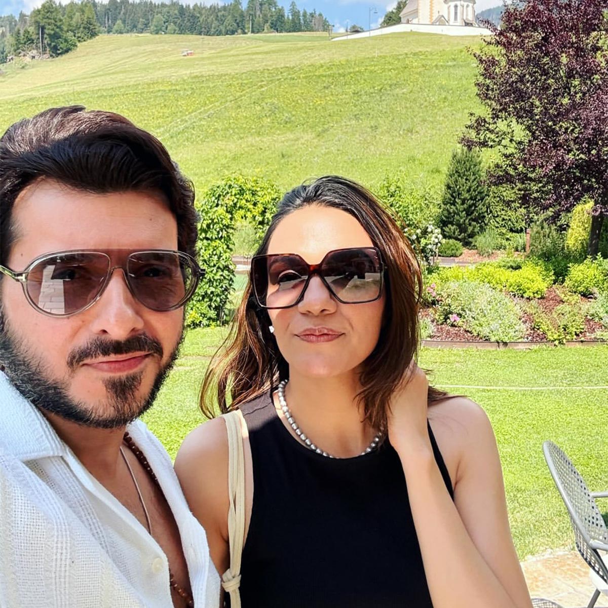 divyendu sharmas wife