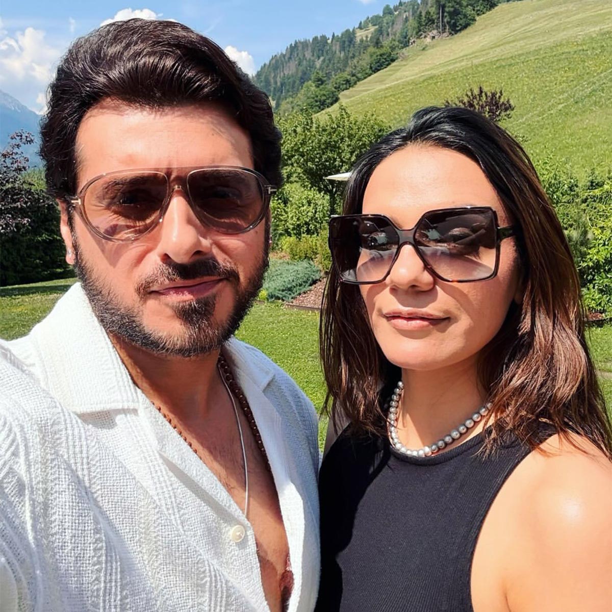 divyendu sharmas wife