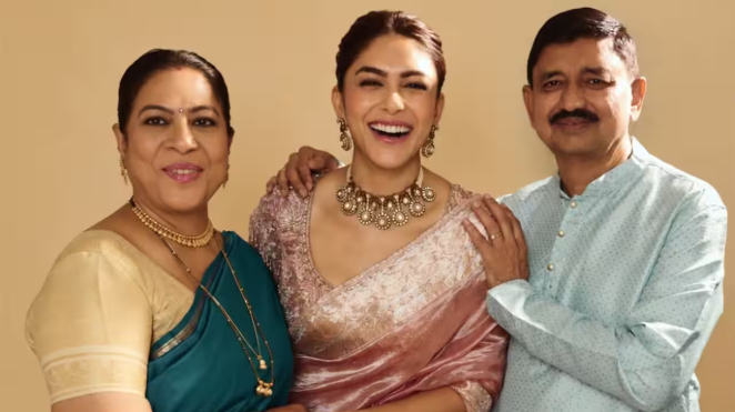 mrunal thakr 6ab76e98e6910