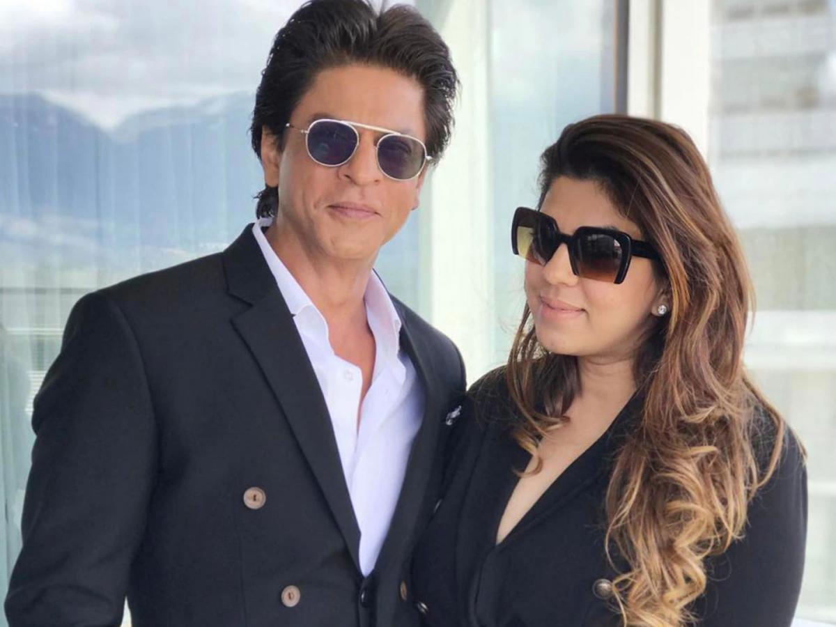 shah rukh khan manager pooja dadlani 6ab24238e2df2
