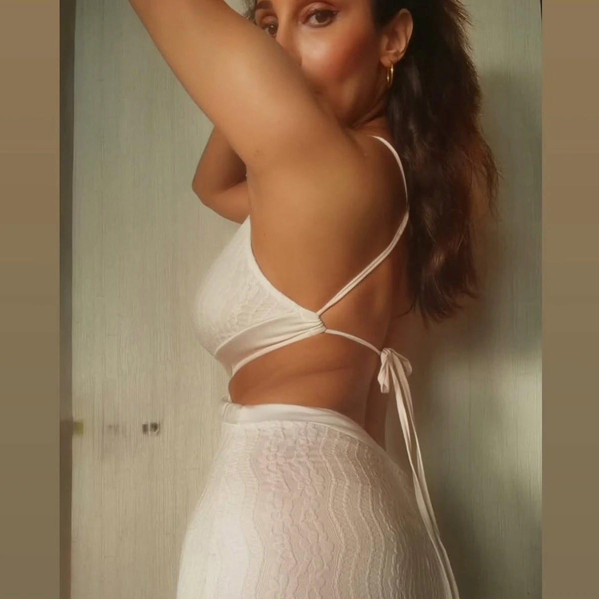 flora saini6 6ac87dece088e