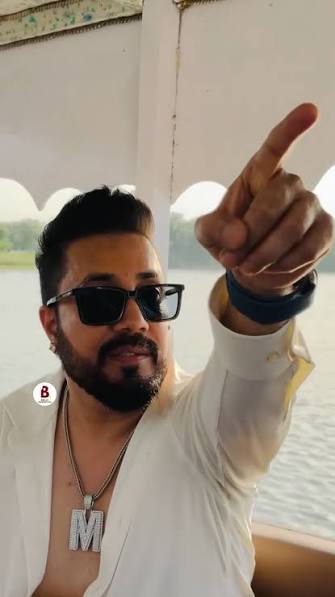 mika singh 6adb5ddfd4e8e