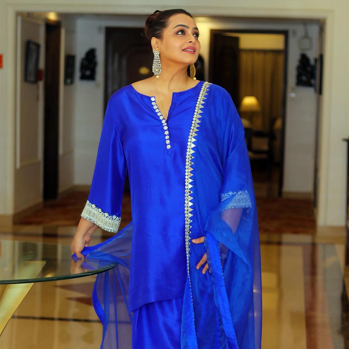 shilpa shirodkar 6ac0b8e75b814