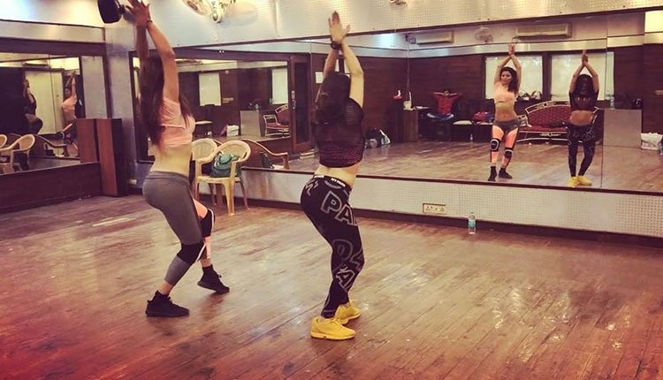 Urvashi Rautela Belly Dance video takes the internet by storm