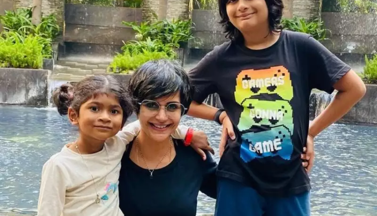 Manidra Bedi Lashes out Trolls