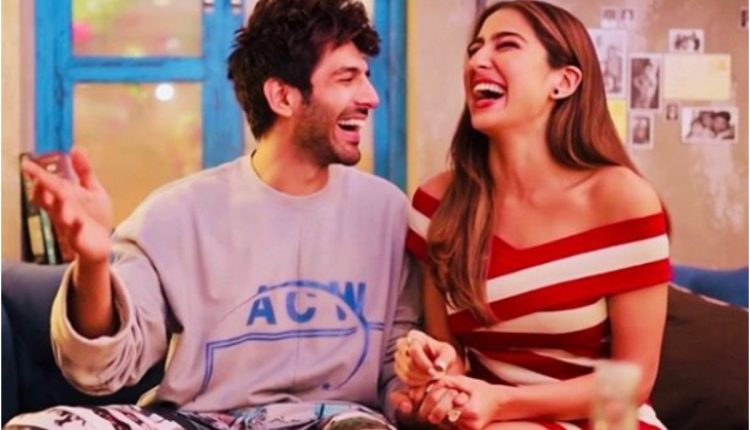 Seeing the caption written on Sara Ali Khan T-shirt, people said, is this message for Kartik Aaryan?