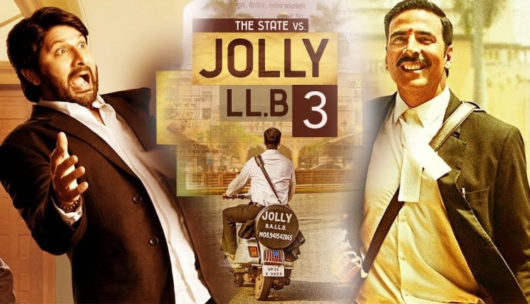 Akshay Kumar Surrounded by Fans on 'Jolly LLB 3' Set in Ajmer: See Pictures