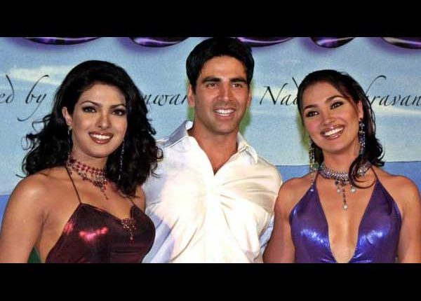 Akshay Kumar The Lucky Mascot for Beauty Queens Bollywood Debuts. Bollywood Mascot