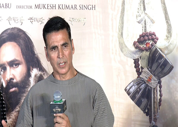 Akshay Kumar upcoming movie image controversy