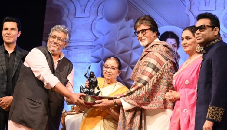 Amitabh Bachchan Honored with Lata Dinanath Mangeshkar Award, AR Rahman and Randeep Hooda Also Recognized