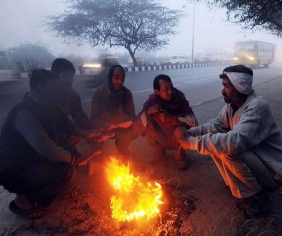 Dense Fog Engulfs Northern India, Disrupting Transport and Causing Concerns