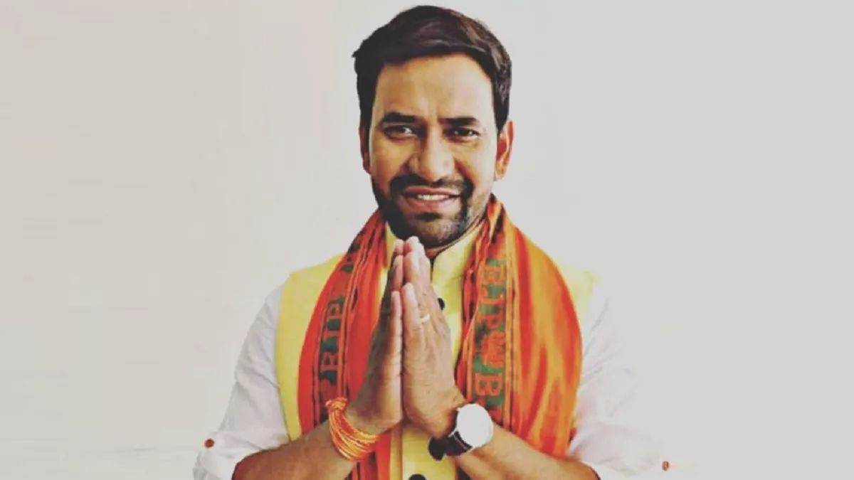 How Dinesh Lal Yadav Became 'Nirahua' and Rose to Stardom in Bhojpuri Cinema