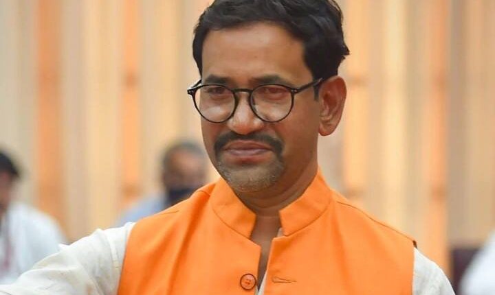 How Dinesh Lal Yadav Became 'Nirahua' and Rose to Stardom in Bhojpuri Cinema