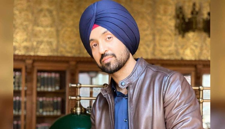 In 'Pushpa' Style, Diljit Dosanjh Responds to Someone on Stage Says 'Jhukega Nahi...'
