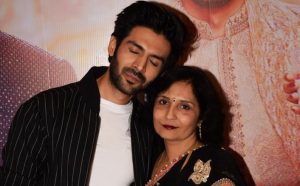 Kartik Aaryan Mom Cancer News: Actor Shares Heartbreaking News of ...