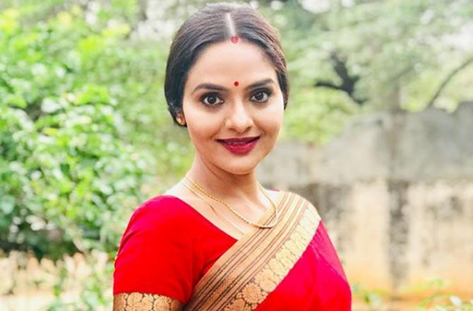 Madhoo, Phool Aur Kaante Actress, Lauds Shah Rukh Khan for his Remarkable Work in the Film Industry