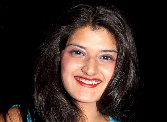 Megha Chatterjee, Bollywood Actress Mausami Chatterjee's Daughter, Garners Attention on Social Media