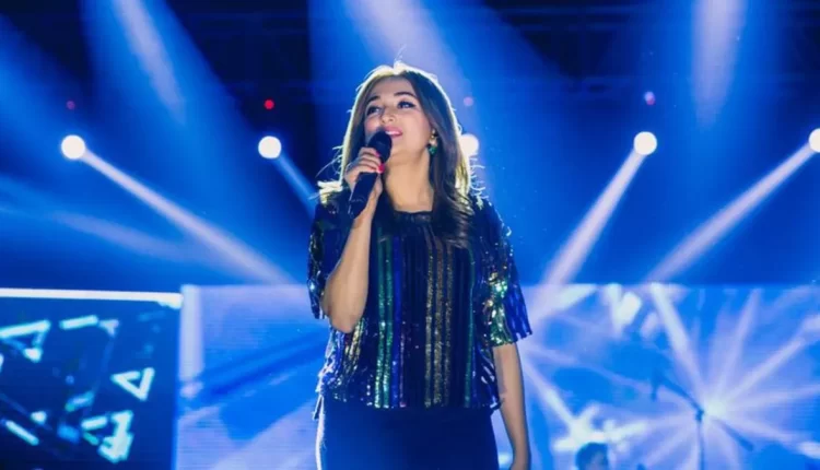 Monali Thakur Walks Out of Concert Mid-Show Video from Varanasi Goes Viral