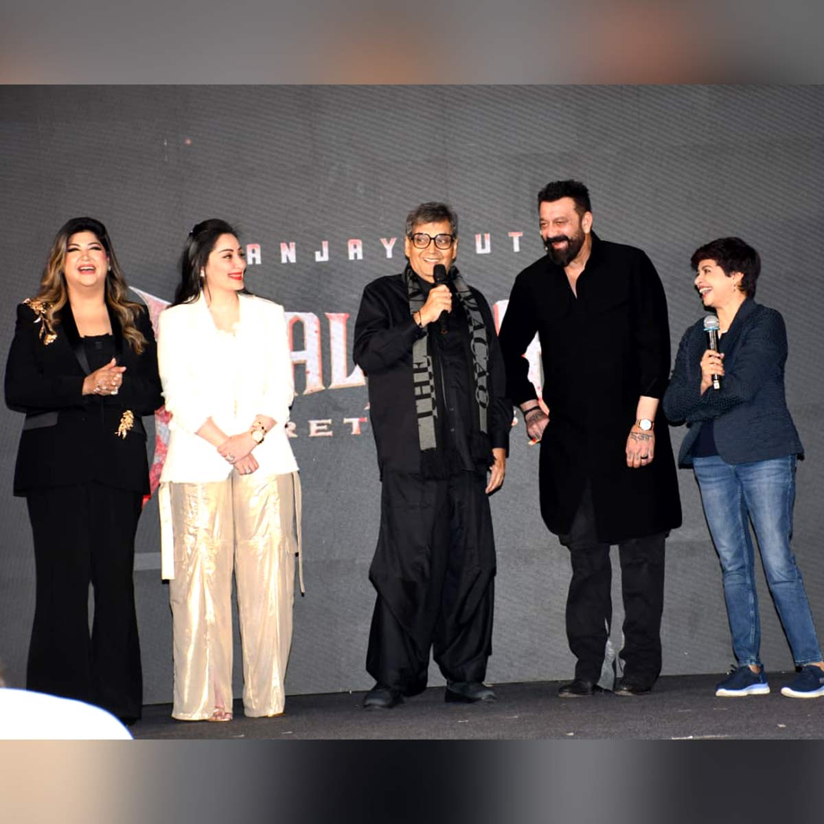 Sanjay Dutt Touches Subhash Ghai’s Feet – Emotional Khalnayak Returns Moment