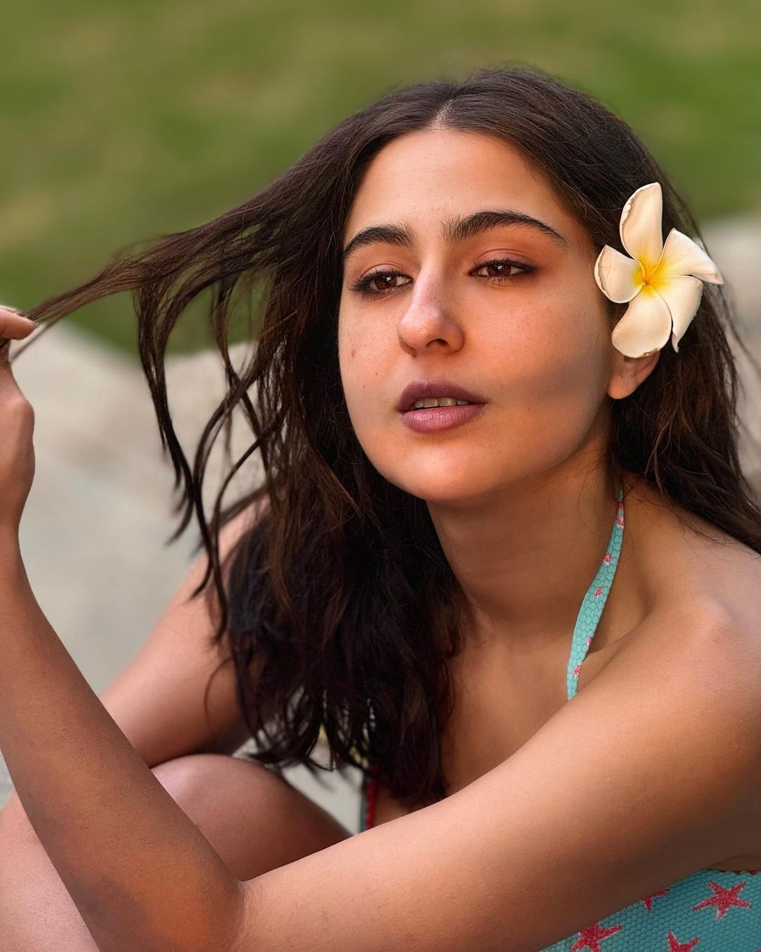 Sara Ali Khan Sets Social Media Abuzz with Stunning Bikini Photos on Vacation