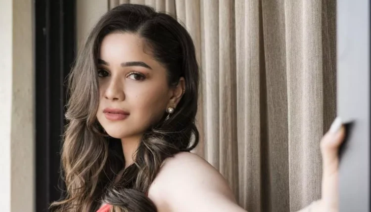 Sara Tendulkar Bold Photoshoot Goes Viral on Social Media