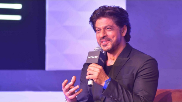 Bollywood News: Shah Rukh Khan Heartwarming Reaction to Pregnant Fan Naming Twins Pathaan and Jawan