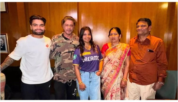 Shah Rukh Khan Meets Cricketer Rinku Singh and Family, Viral Photos Spark Fan Excitement