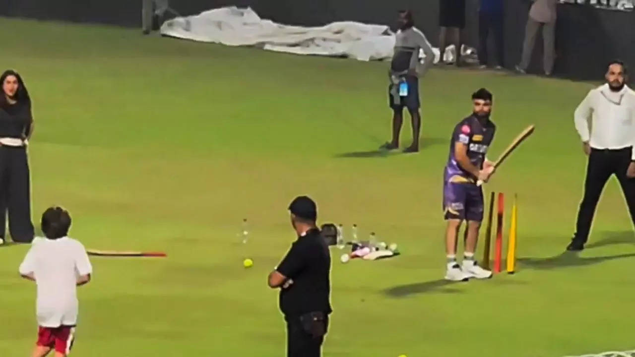 Shah Rukh Khan Son AbRam Impresses with Cricket Skills, Bowls to Cricketer Rinku Singh