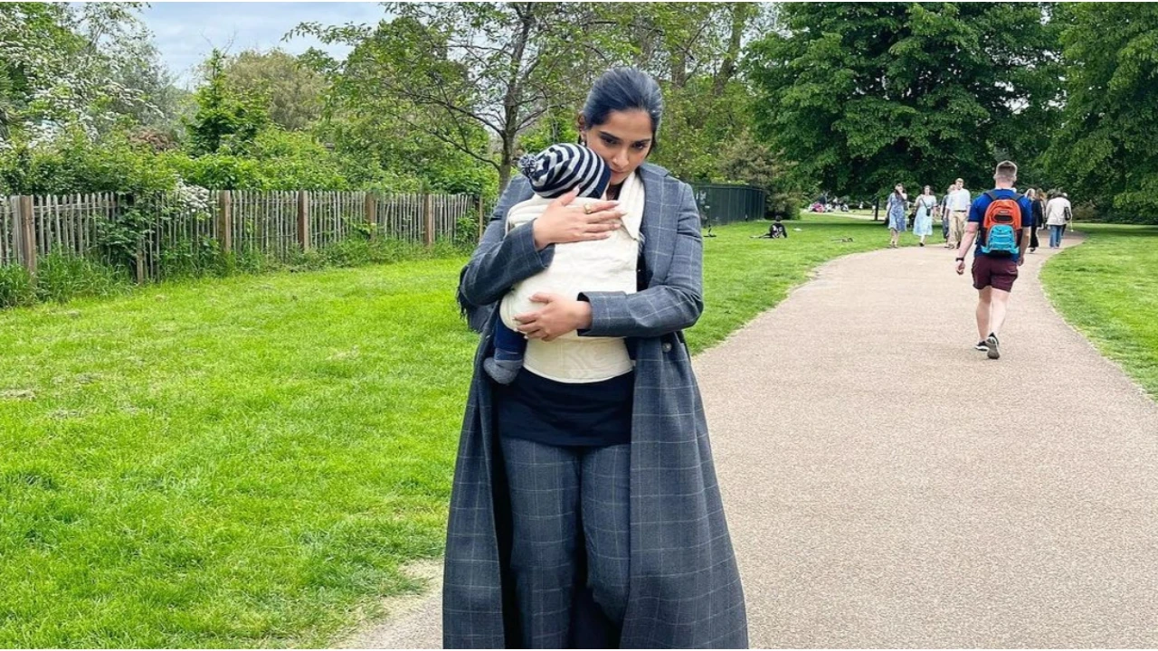 Sonam Kapoor London Stroll with Son Vayu Captured in Adorable Snap Shared by Anand Ahuja
