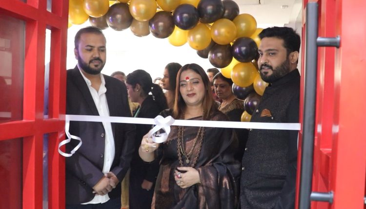 Oye! Toys Expands Its Reach with Second Store in Noida, graced by astrologer Ritu Singh