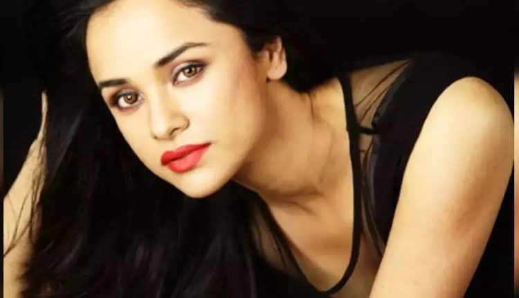 Indian actress Bhavna Khatri looks exactly like Selena Gomez, you will be shocked to see the photos