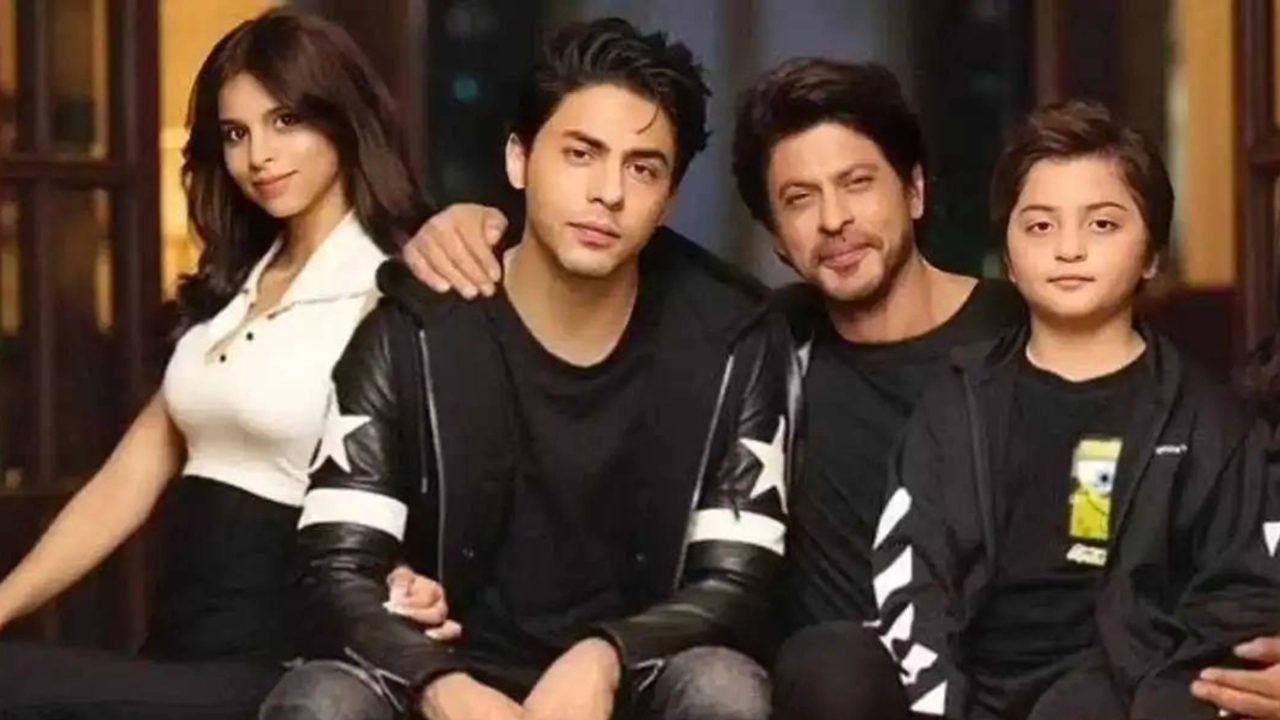 Shah Rukh Khan to Host a Grand Birthday Bash at Mannat: 250 Celebs on the Guest List